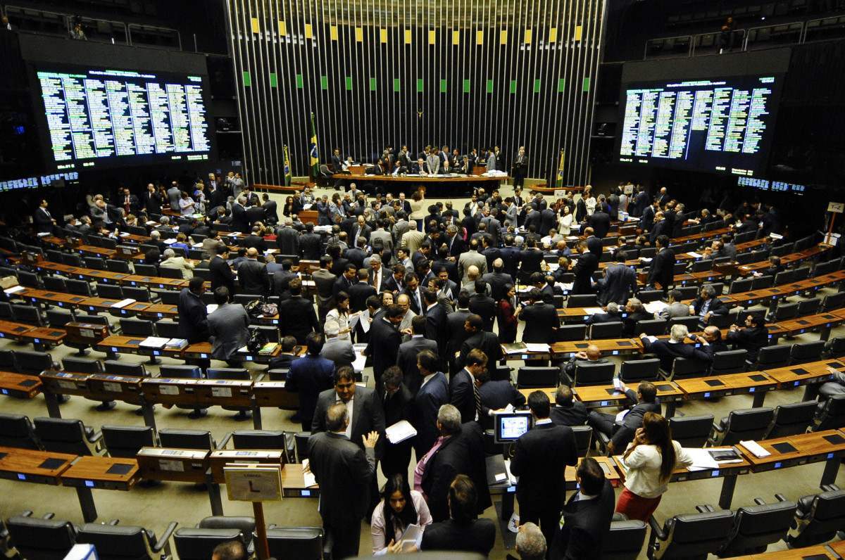 PUBLICIDADE LIDERA GASTOS DA COTA DOS DEPUTADOS FEDERAIS DE PERNAMBUCO EM ANO ELEITORAL